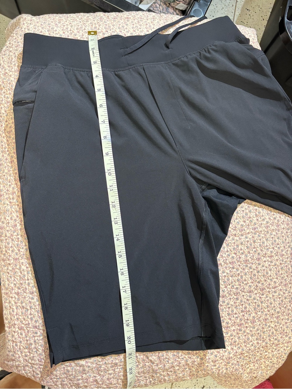 lululemon athletica Black Men's Athletic Drawstring Shorts - Picture 7 of 7